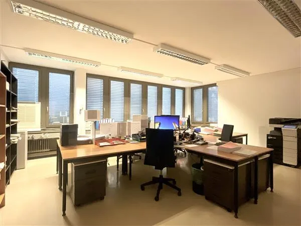 Viganello: Ufficio 8 locali