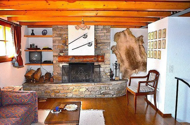 Bel chalet di 3,5 loc. immerso nella natura molto soleggiata, tranq...