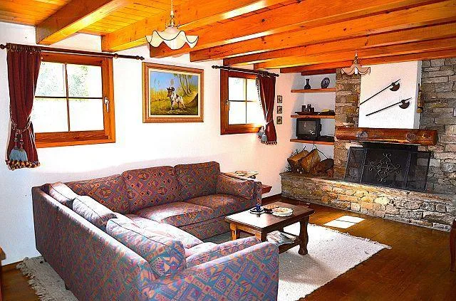 Bel chalet di 3,5 loc. immerso nella natura molto soleggiata, tranq...