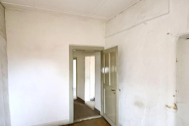 5 1/2-Zimmer-Dorfhaus zum Renovieren oder neu aufbauen / casa di 5 ... – Foto 8 von 30