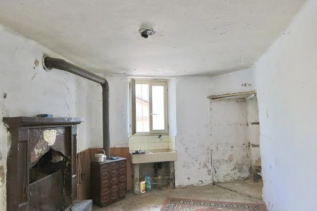 5 1/2-Zimmer-Dorfhaus zum Renovieren oder neu aufbauen / casa di 5 ...