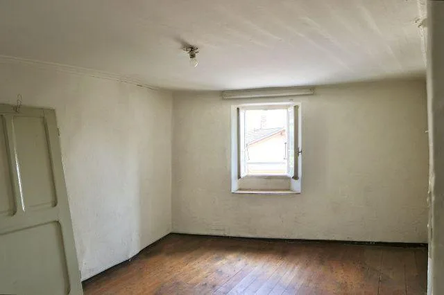 5 1/2-Zimmer-Dorfhaus zum Renovieren oder neu aufbauen / casa di 5 ... – Foto 11 von 30