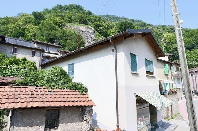 5 1/2-Zimmer-Dorfhaus zum Renovieren oder neu aufbauen / casa di 5 ... – Foto 30 von 30