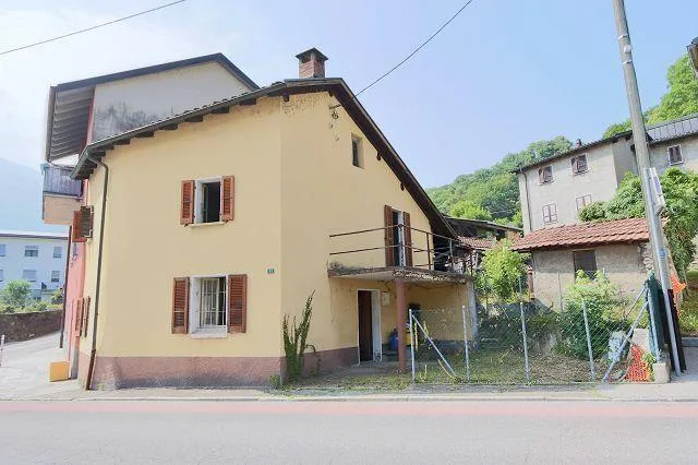 5 1/2-Zimmer-Dorfhaus zum Renovieren oder neu aufbauen / casa di 5 ...