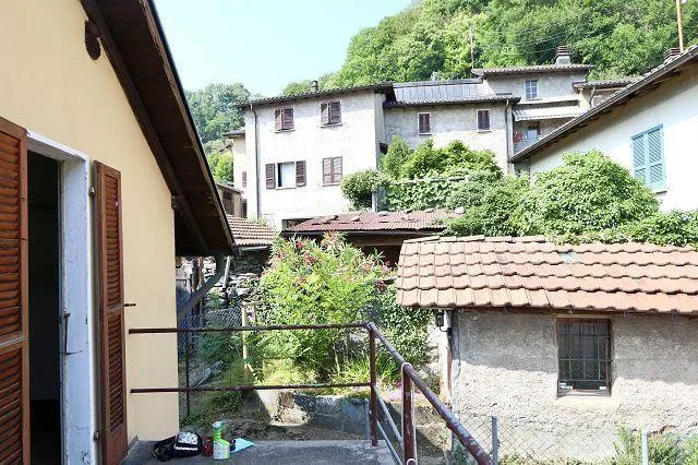 5 1/2-Zimmer-Dorfhaus zum Renovieren oder neu aufbauen / casa di 5 ... – Foto 18 von 30