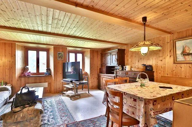 4-Zimmer-Haus mit kleinem Garten an sehr ruhiger, sonniger Aussicht...