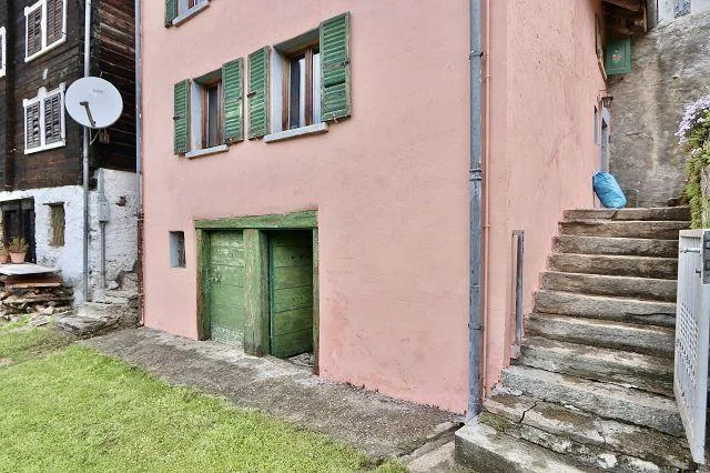 4-Zimmer-Haus mit kleinem Garten an sehr ruhiger, sonniger Aussicht... – foto 15 di 28