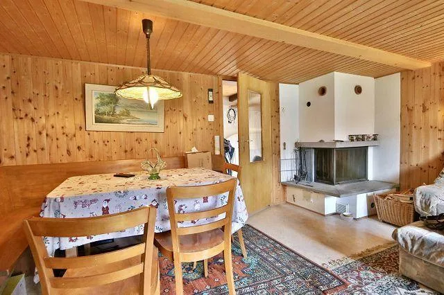 4-Zimmer-Haus mit kleinem Garten an sehr ruhiger, sonniger Aussicht...