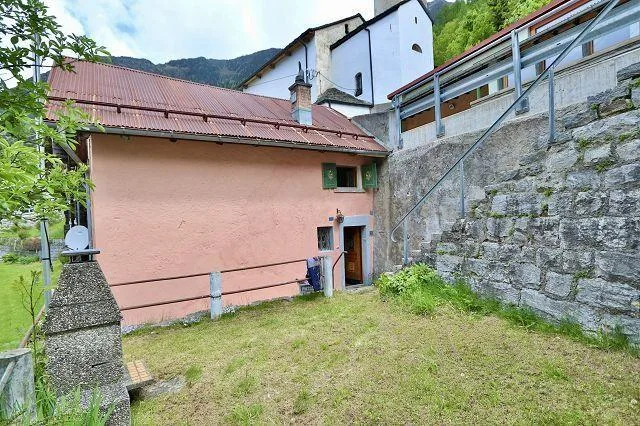 4-Zimmer-Haus mit kleinem Garten an sehr ruhiger, sonniger Aussicht... – foto 18 di 28