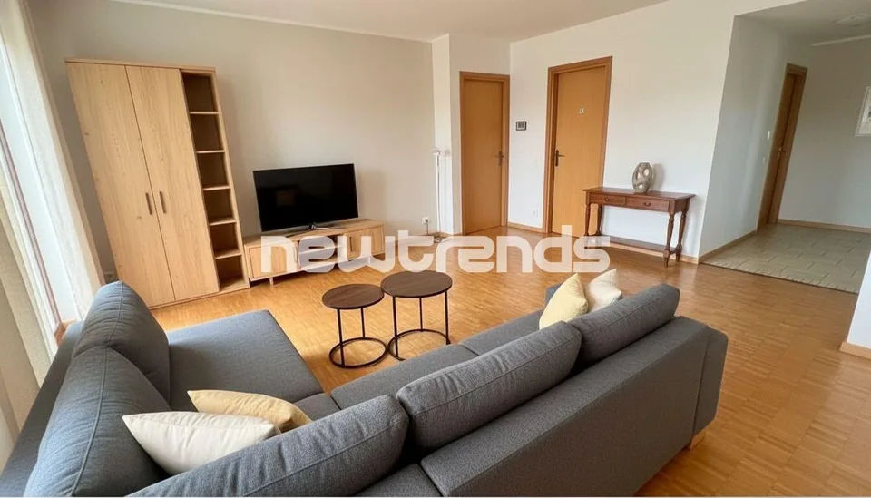 AMPIO 2.5 CON TERRAZZINO E PARZIALE VISTA LAGO CON POSTO AUTO