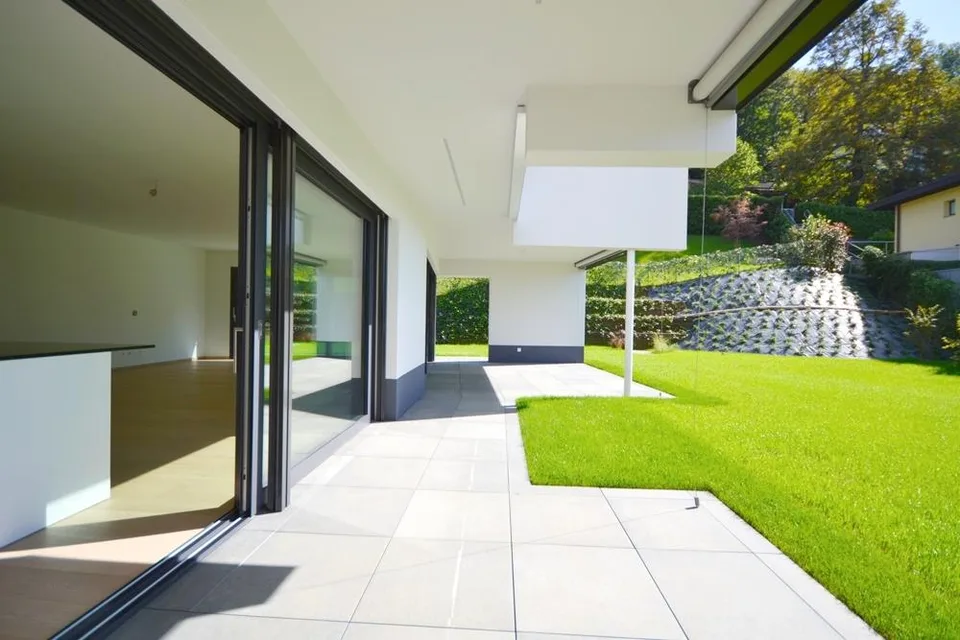 Luminoso appartamento 4,5 locali con terrazza e bel giardino privato – Foto 7 von 19