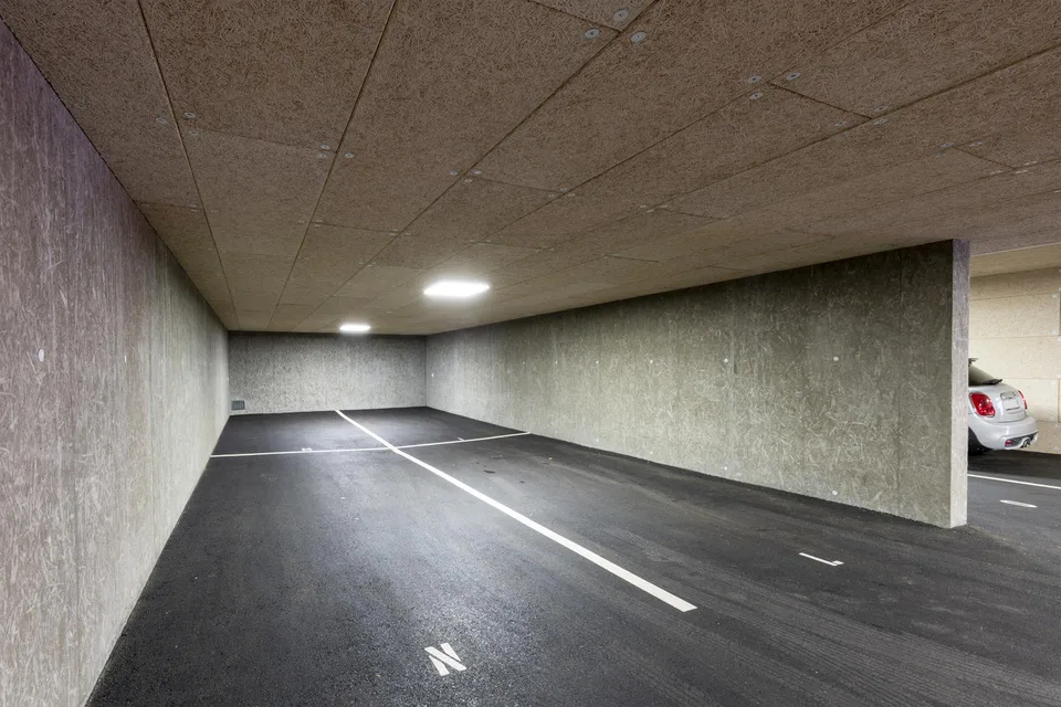 Luminoso appartamento 4,5 locali con terrazza e bel giardino privato – Foto 15 von 19