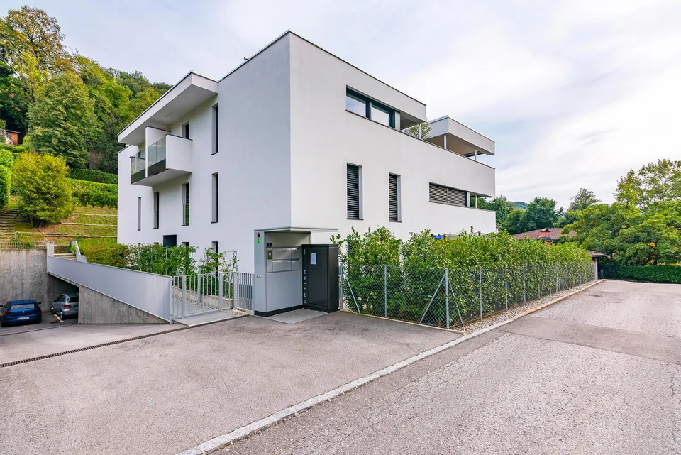 Luminoso appartamento 4,5 locali con terrazza e bel giardino privato – Foto 12 von 19