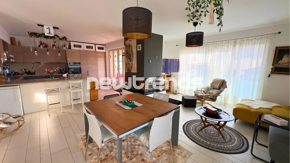 CASA BIFAMILIARE CON 2 APPARTAMENTI INDIPENDENTI DI 10 LOCALI