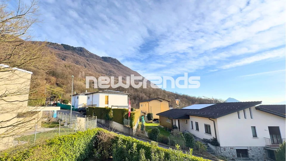 CASA BIFAMILIARE CON 2 APPARTAMENTI INDIPENDENTI DI 10 LOCALI