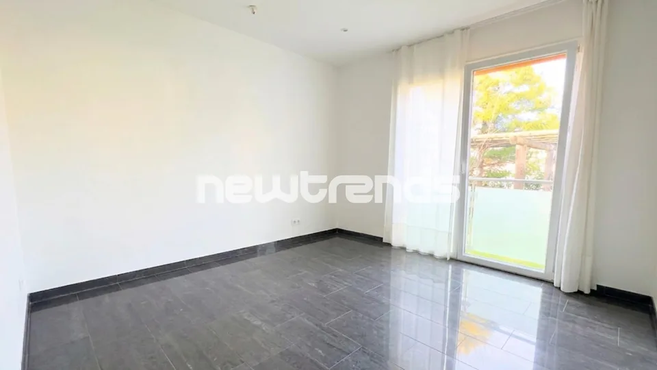 CASA BIFAMILIARE CON 2 APPARTAMENTI INDIPENDENTI DI 10 LOCALI – Foto 13 von 27