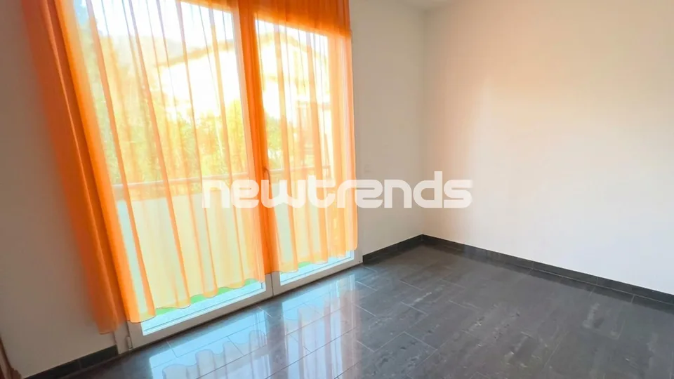 CASA BIFAMILIARE CON 2 APPARTAMENTI INDIPENDENTI DI 10 LOCALI – Foto 14 von 27