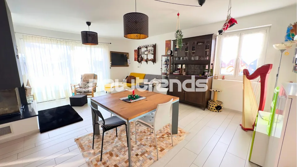 CASA BIFAMILIARE CON 2 APPARTAMENTI INDIPENDENTI DI 10 LOCALI