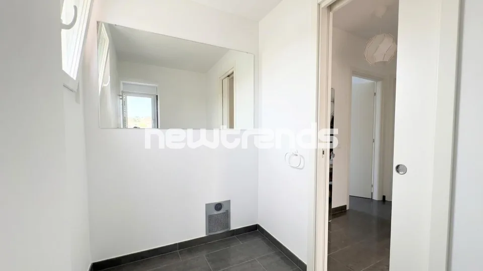 CASA BIFAMILIARE CON 2 APPARTAMENTI INDIPENDENTI DI 10 LOCALI – Foto 15 von 27