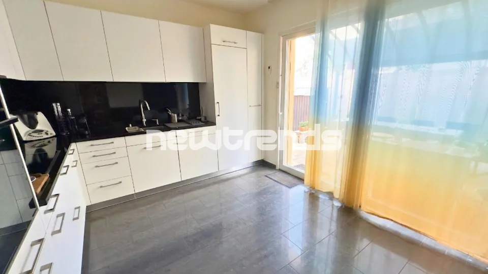CASA BIFAMILIARE CON 2 APPARTAMENTI INDIPENDENTI DI 10 LOCALI – Foto 7 von 27