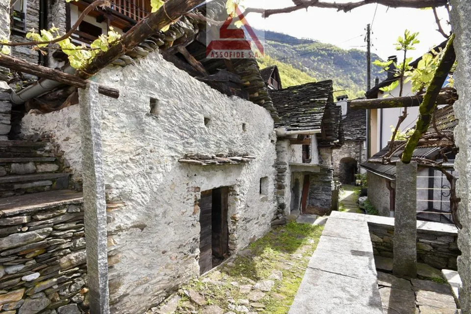 Zu renovierende Rustici / Rustici da riattare