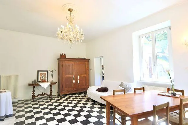 3 1/2-Zimmer-Tessinerhaus an sehr ruhiger, sonniger Aussichtslage /...