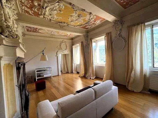 MERAVIGLIOSO DUPLEX CON GIARDINO A VICO MORCOTE