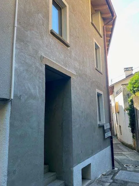 Riva San Vitale Nucleo casa confortevole