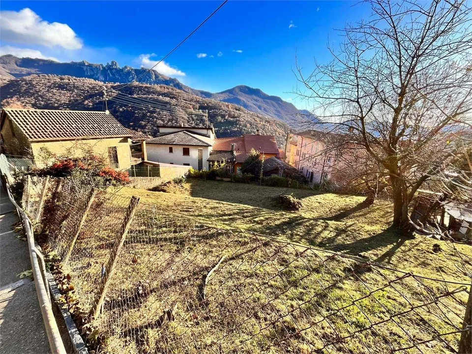 Vendesi terreno edificabile in Capriasca
