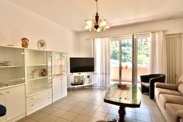 3 1/2-Zimmer-Wohnung im 3. OG an zentraler, ruhiger sonniger Lage m...