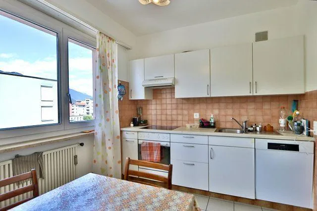 3 1/2-Zimmer-Wohnung im 3. OG an zentraler, ruhiger sonniger Lage m...
