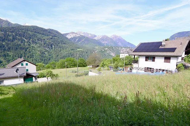 Terreno edificabile di 584 m2 in zona R2 / Baulandgrundstück von 58...