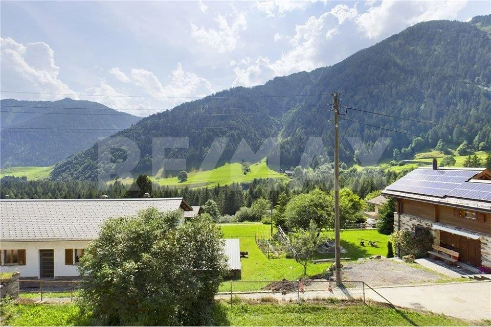 Magnifico rustico nella soleggiata Val di Blenio