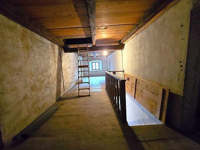Casa storica di 12 loc. con grande terreno e bella vista aperta, mo... – Foto 20 von 30