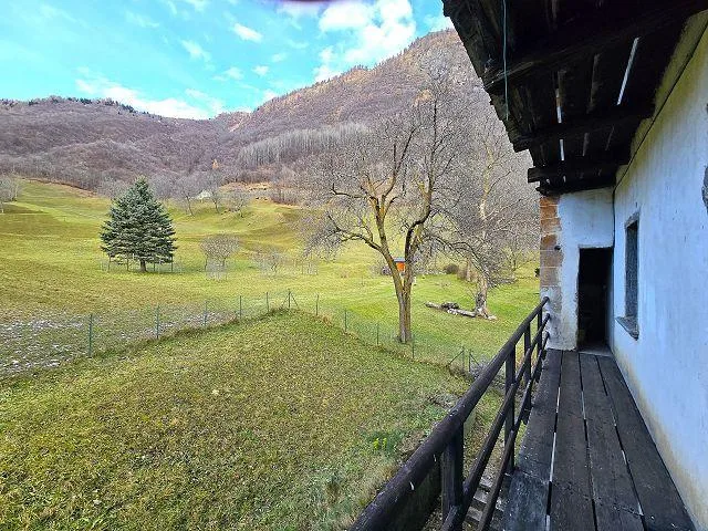 Casa storica di 12 loc. con grande terreno e bella vista aperta, mo... – Foto 30 von 30