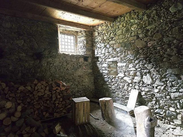 Casa storica di 12 loc. con grande terreno e bella vista aperta, mo... – Foto 24 von 30