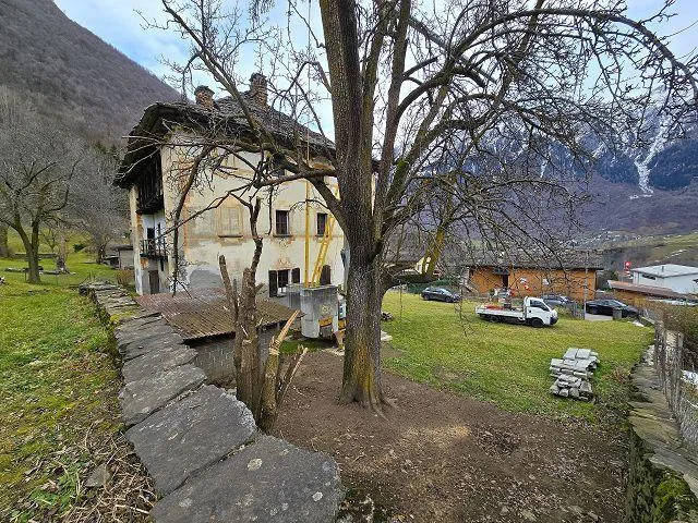 Casa storica di 12 loc. con grande terreno e bella vista aperta, mo... – Foto 27 von 30
