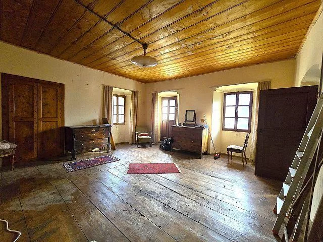Casa storica di 12 loc. con grande terreno e bella vista aperta, mo... – Foto 13 von 30