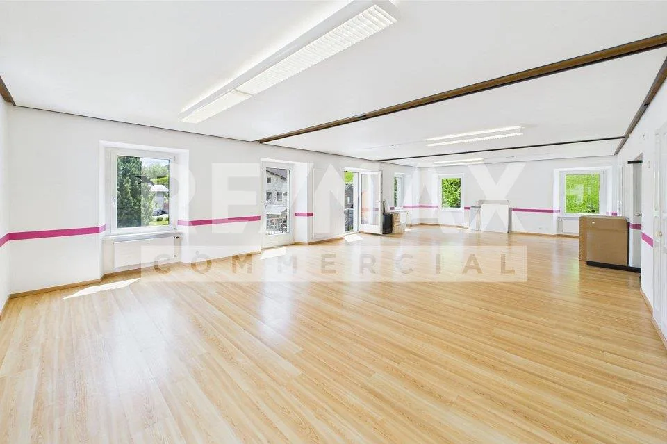 Eleganza in posizione centrale - Villa storica con uffici – Foto 10 von 13