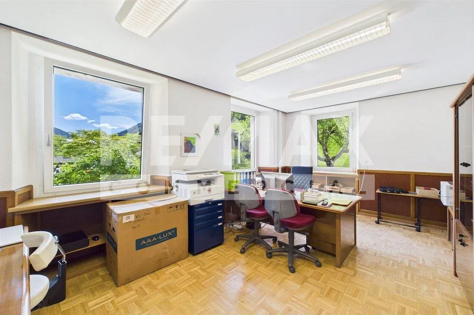 Eleganza in posizione centrale - Villa storica con uffici – Foto 6 von 13