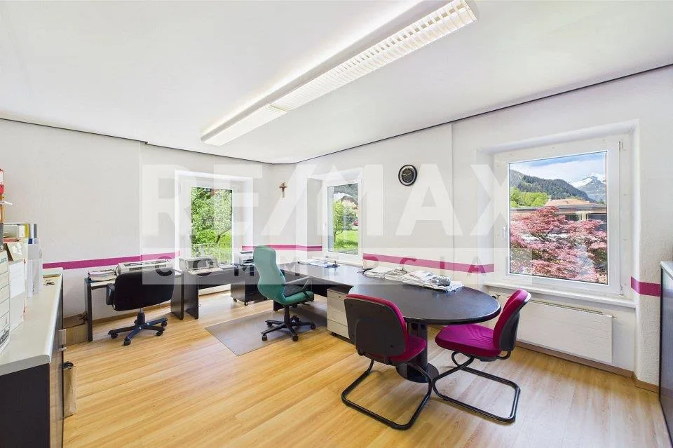 Eleganza in posizione centrale - Villa storica con uffici – Foto 12 von 13