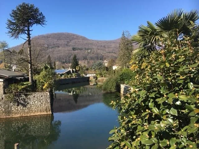 Ferienvilla - Idyllisches Juwel mit Pool direkt am Luganersee