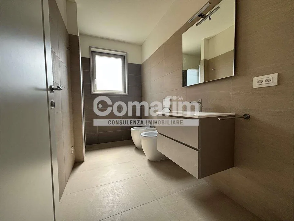 Chiasso : 2.5 locali al 1°P - Moderno con terrazzo – Foto 13 von 13
