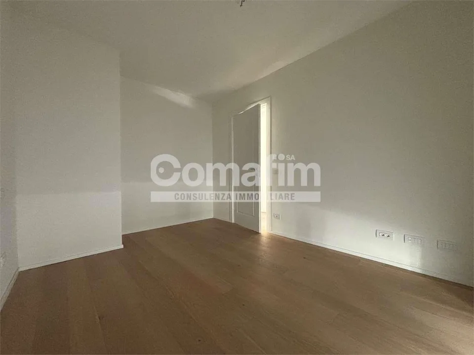Chiasso : 2.5 locali al 1°P - Moderno con terrazzo – Foto 8 von 13