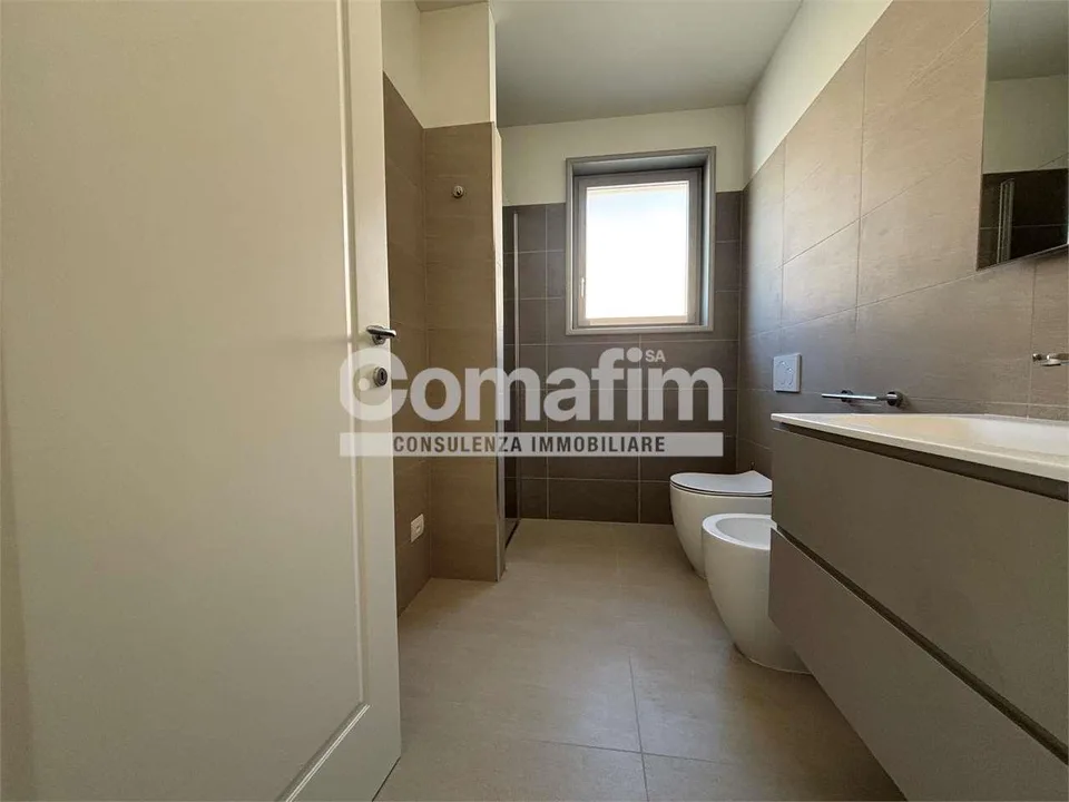 Chiasso : 2.5 locali al 1°P - Moderno con terrazzo – Foto 9 von 13