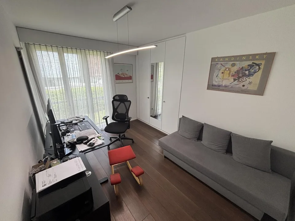 Elegante, helle 5,5-Zimmer-Wohnung im 1. OG in sonniger Lage eines ...
