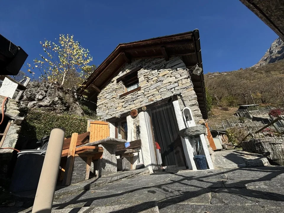 Schönes 3-Zimmer-Rustico mit einer Terrasse mit Rasen und viel Wald... – Foto 18 von 30