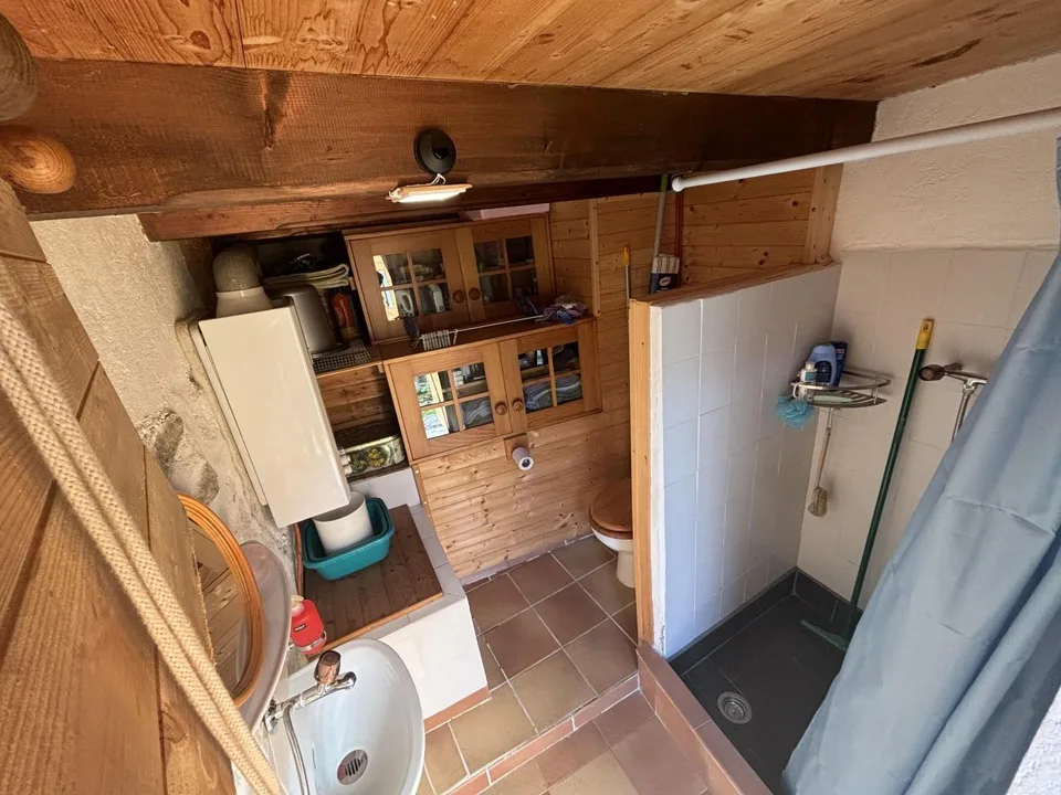 Schönes 3-Zimmer-Rustico mit einer Terrasse mit Rasen und viel Wald... – Foto 6 von 30