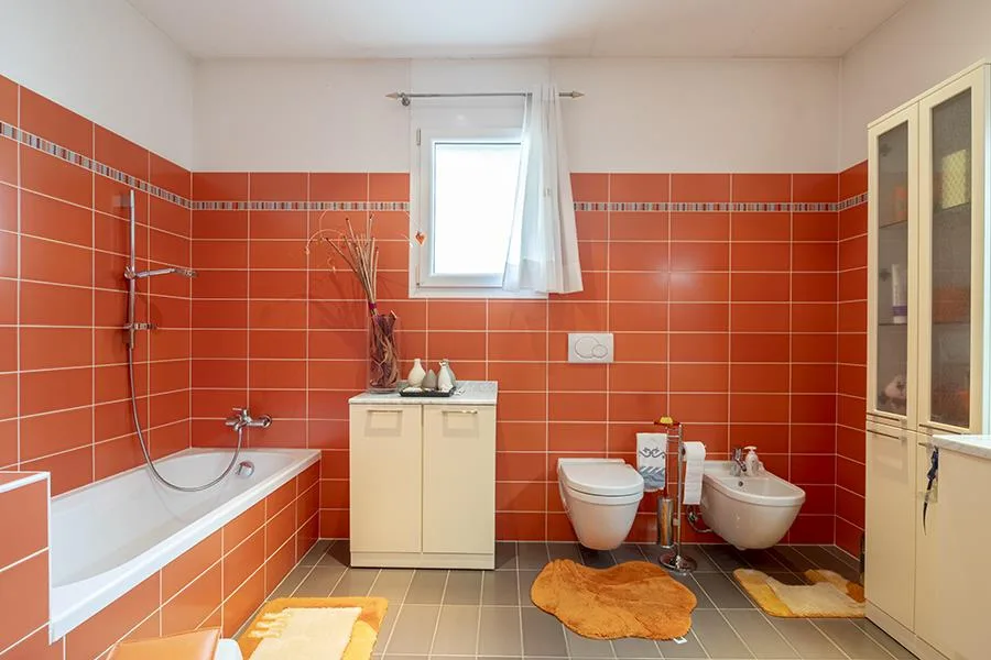 GRANDE CASA UNIFAMLIARE CON GIARDINO A CASTIONE – foto 22 di 24