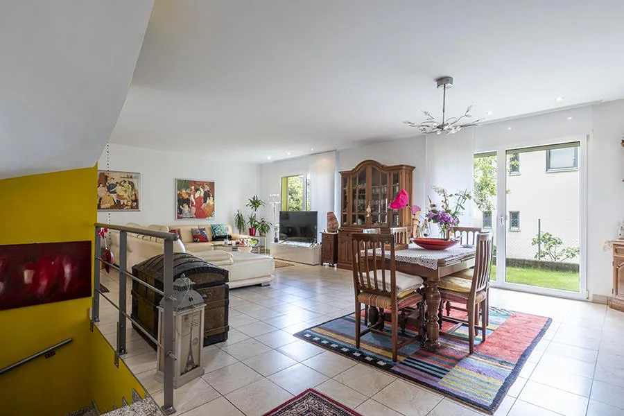 GRANDE CASA UNIFAMLIARE CON GIARDINO A CASTIONE